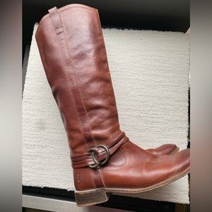 FRYE Riding boots w/harness detail